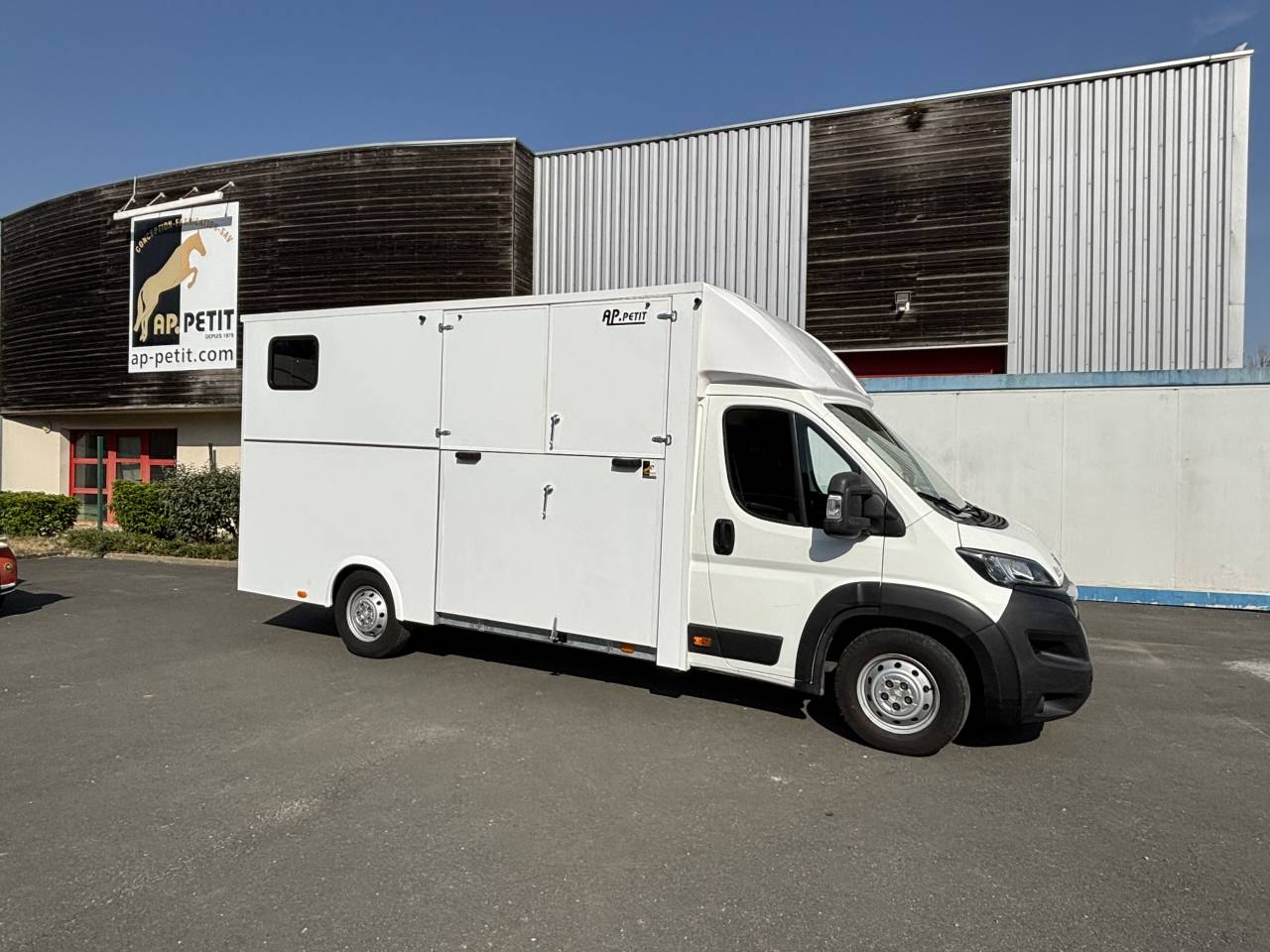 Peugeot Boxer L4 160ch en stalle 2 places neuve 