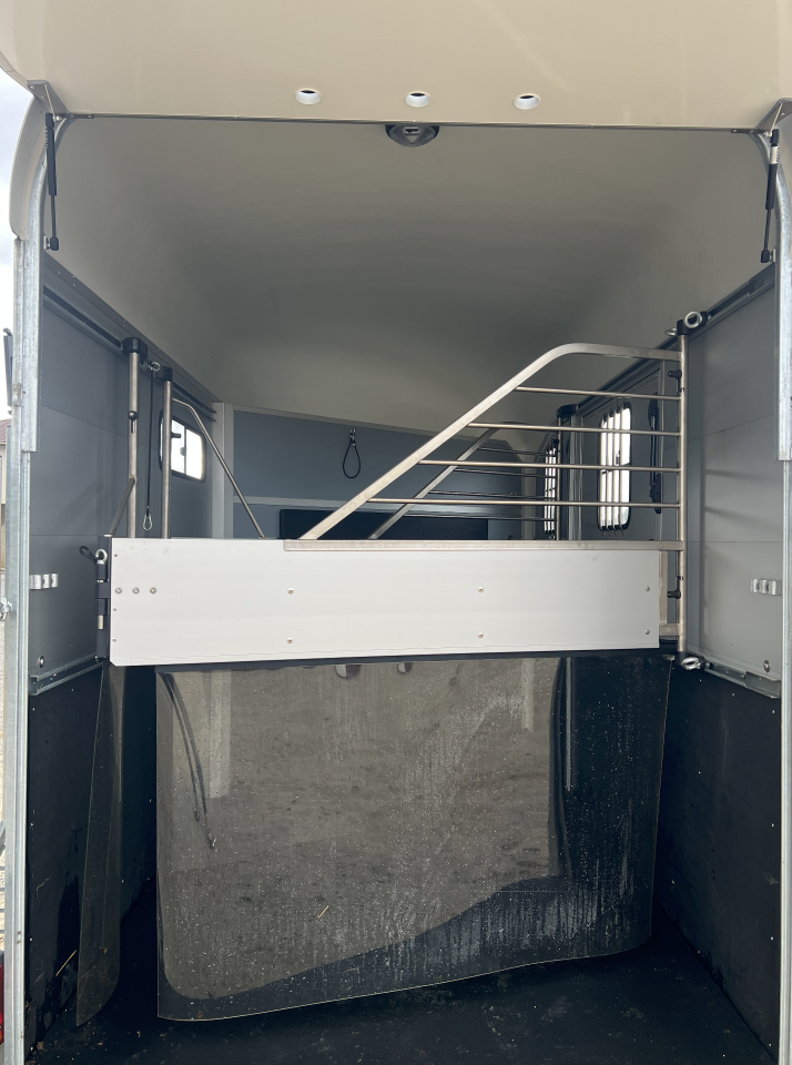 Location van 2 chevaux placement oblique 60&euro;/jour 