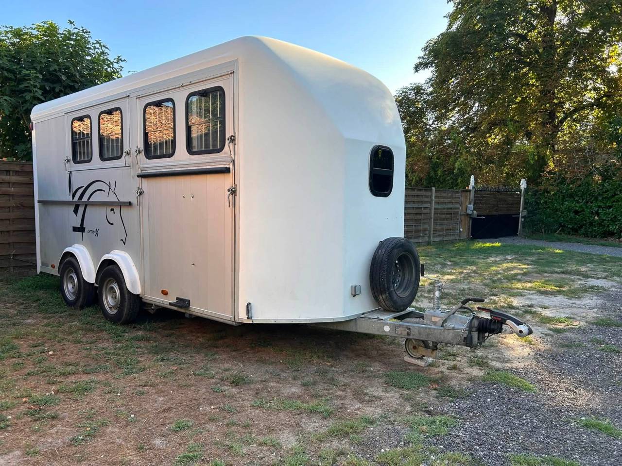 Van Cheval Libert&eacute; Optimax Living 3 chevaux &ndash; &Eacute;tat proc