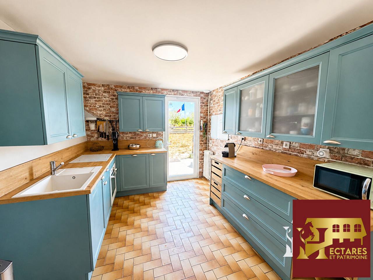 Maison Malville 7 pi&egrave;ce(s), 114 m2 et 2,7 hectares