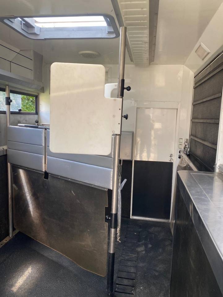 IVECO EUROCARGO 160E28 STX POP OUT