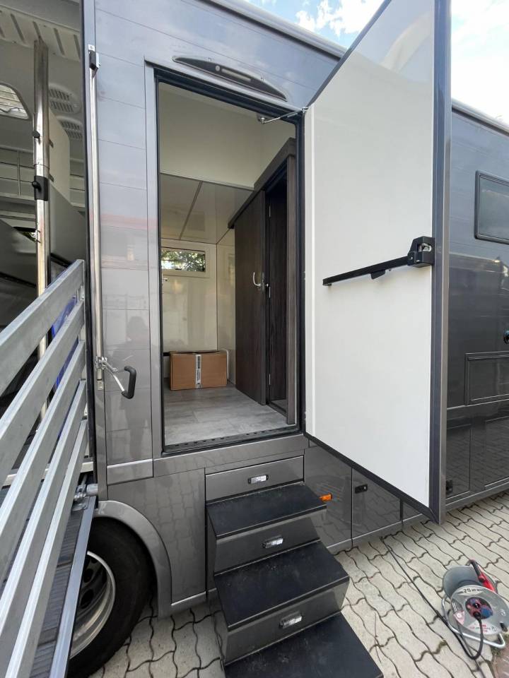 SCANIA P360 DICKENHERR POP OUT