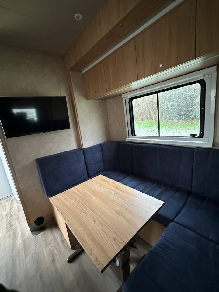 MERCEDES-BENZ ATEGO 1529 JL INTERNATIONAL 7