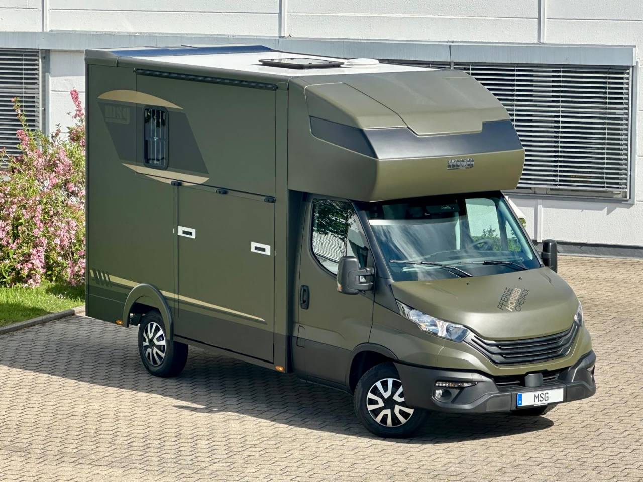 IVECO DAILY 35-210 HI-MATIC MSG STALLION LIGHT