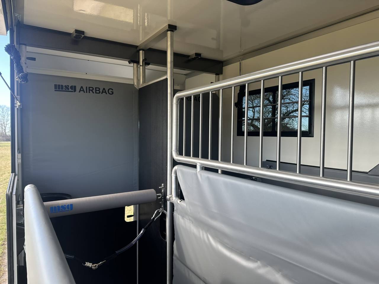 IVECO DAILY 35-210 HI-MATIC MSG STALLION LIGHT
