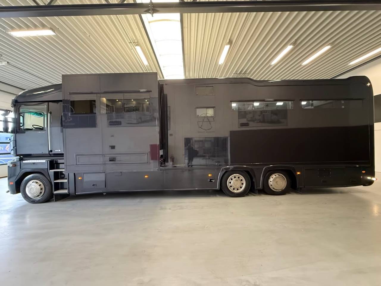 RENAULT MAGNUM 480 STX 5 HORSES POP OUT