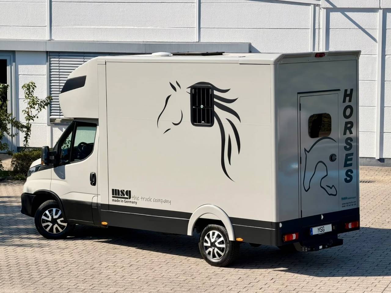 IVECO DAILY 35-210 HI-MATIC MSG STALLION LIGHT