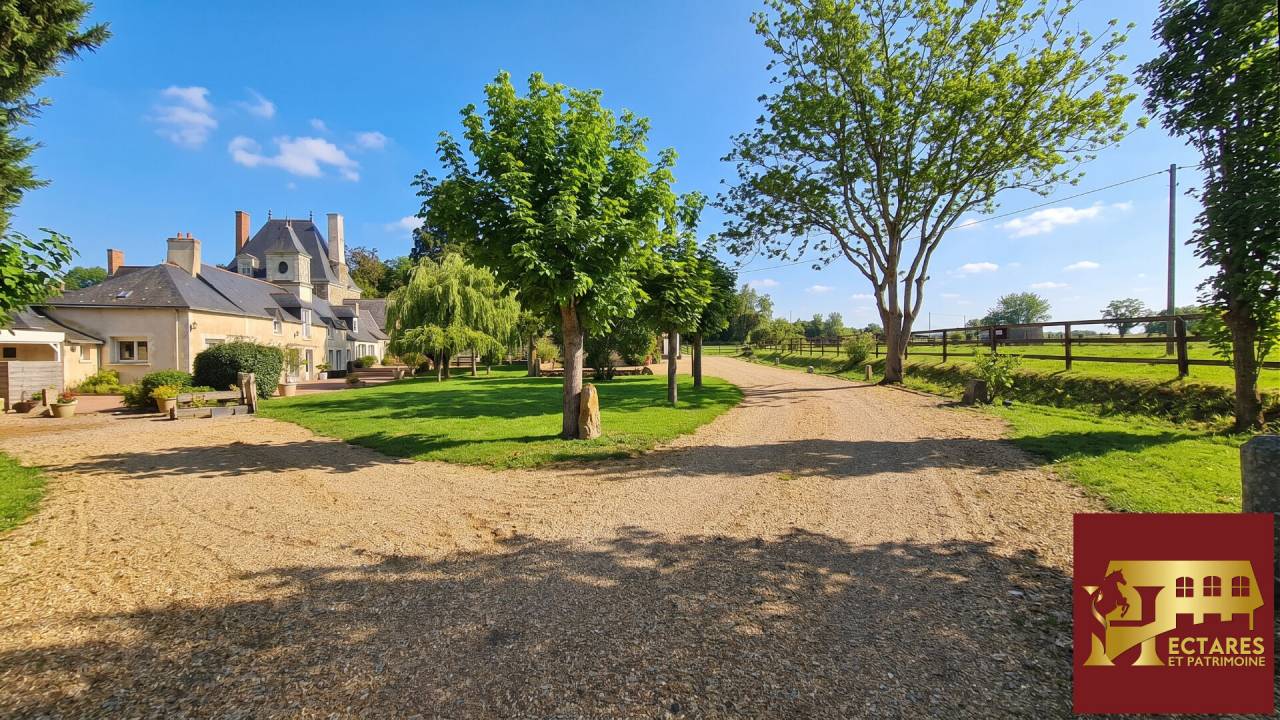 Belle Demeure de 175 m2 sur une Propri&eacute;t&eacute; de 8 ha