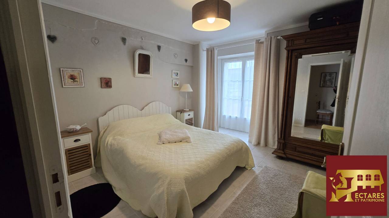 Belle Demeure de 175 m2 sur une Propri&eacute;t&eacute; de 8 ha
