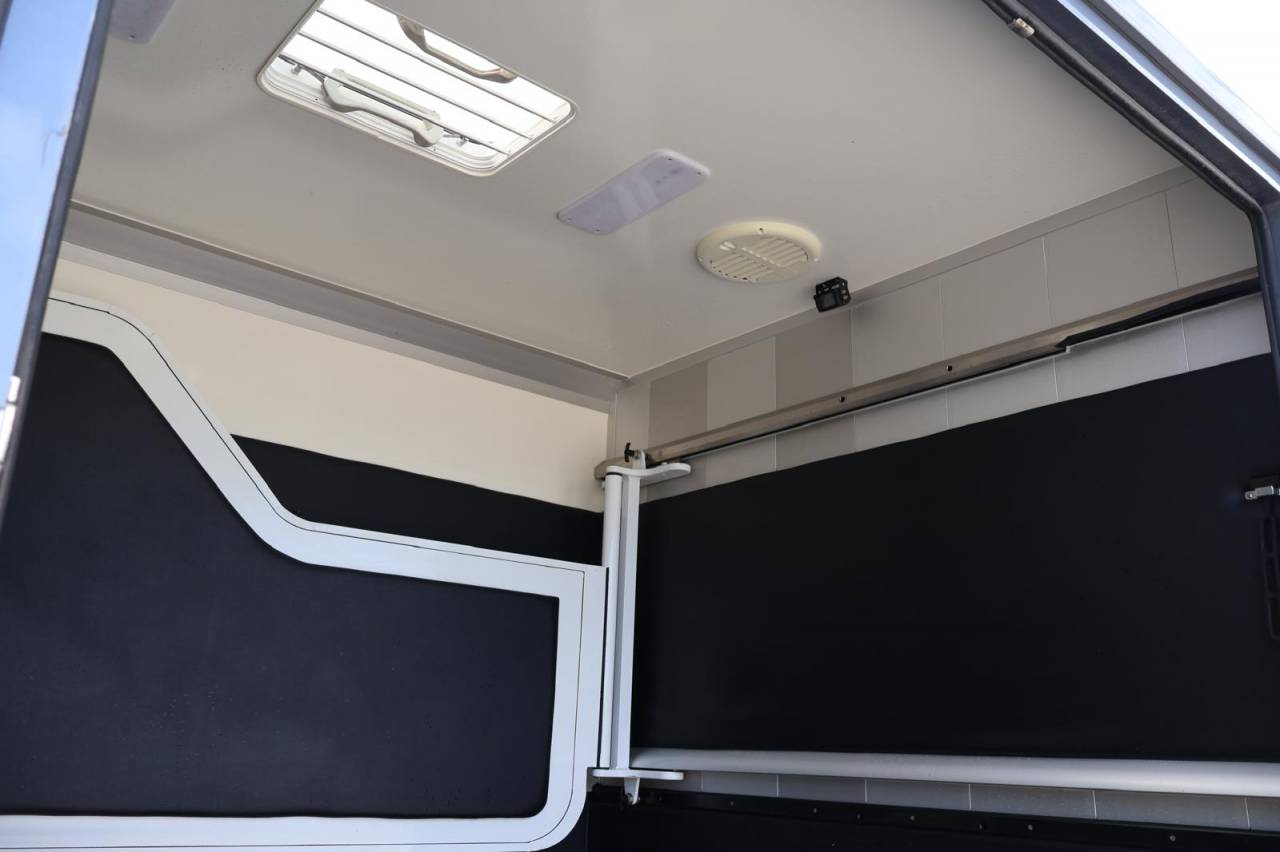 VL STX RENAULT MASTER 5P 165CH SELLERIE XL