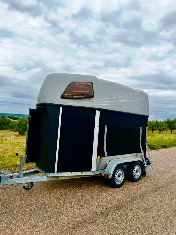 Van 1.5 Hotra 
