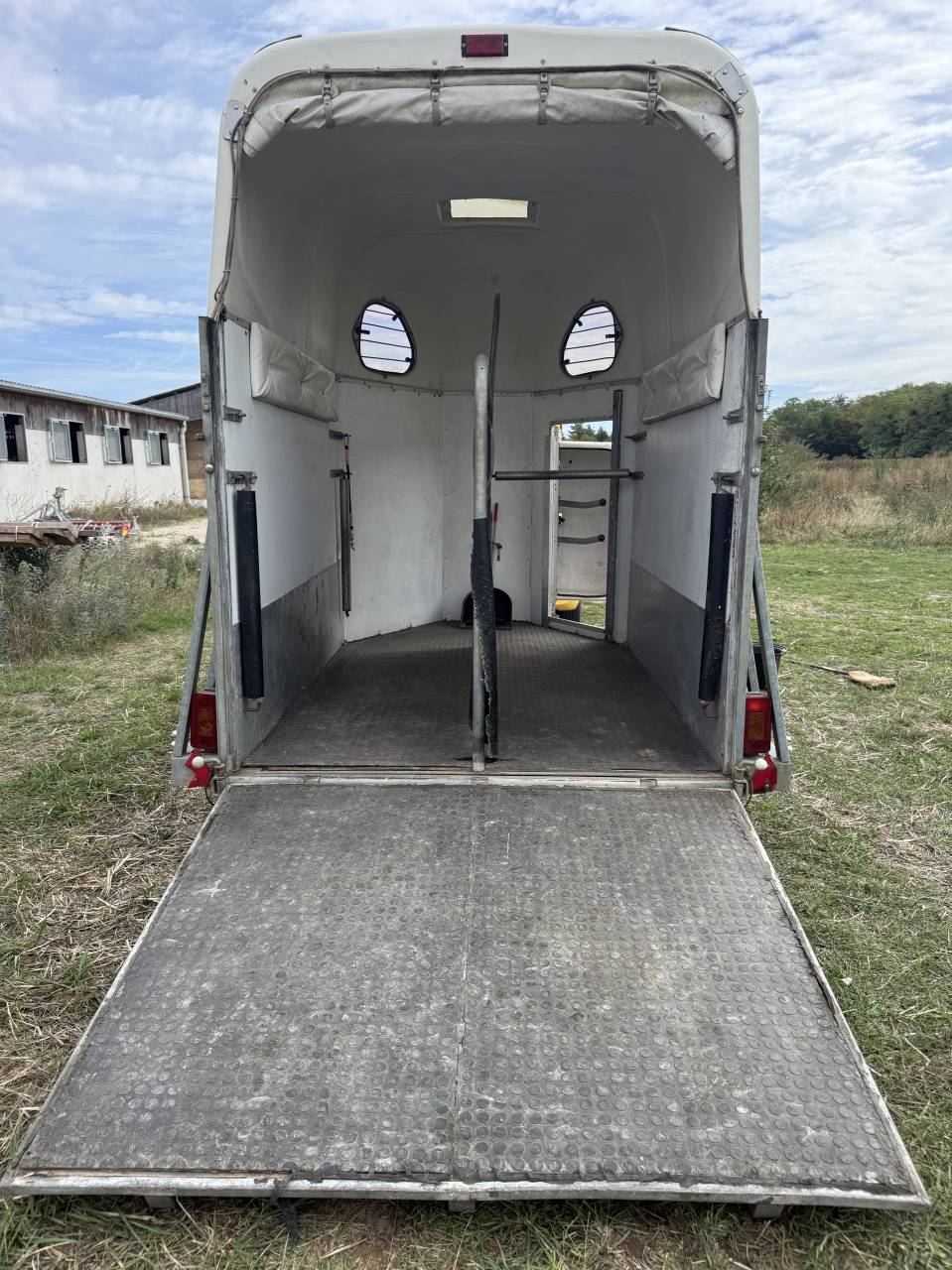 Van cheval libert&eacute; 2002 XL