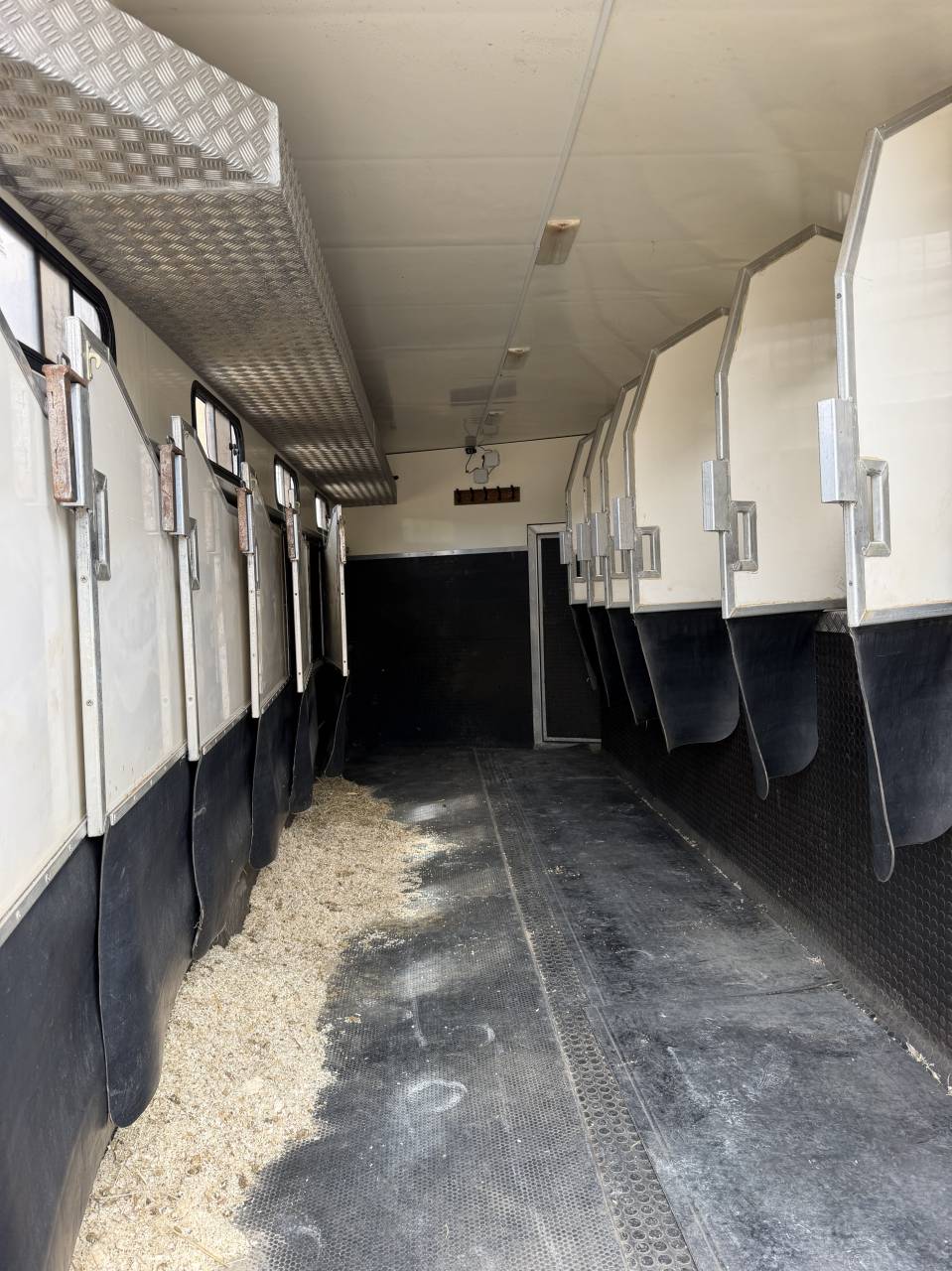 &agrave; vendre camion renault 8 places 