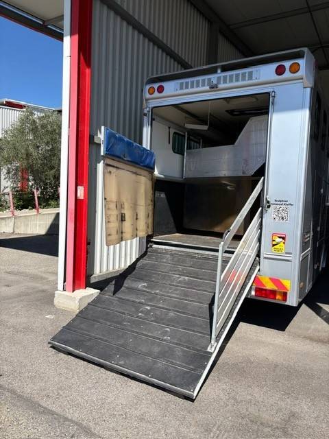 CAMION 4 CHEVAUX + HOME CAR 4 PLACES