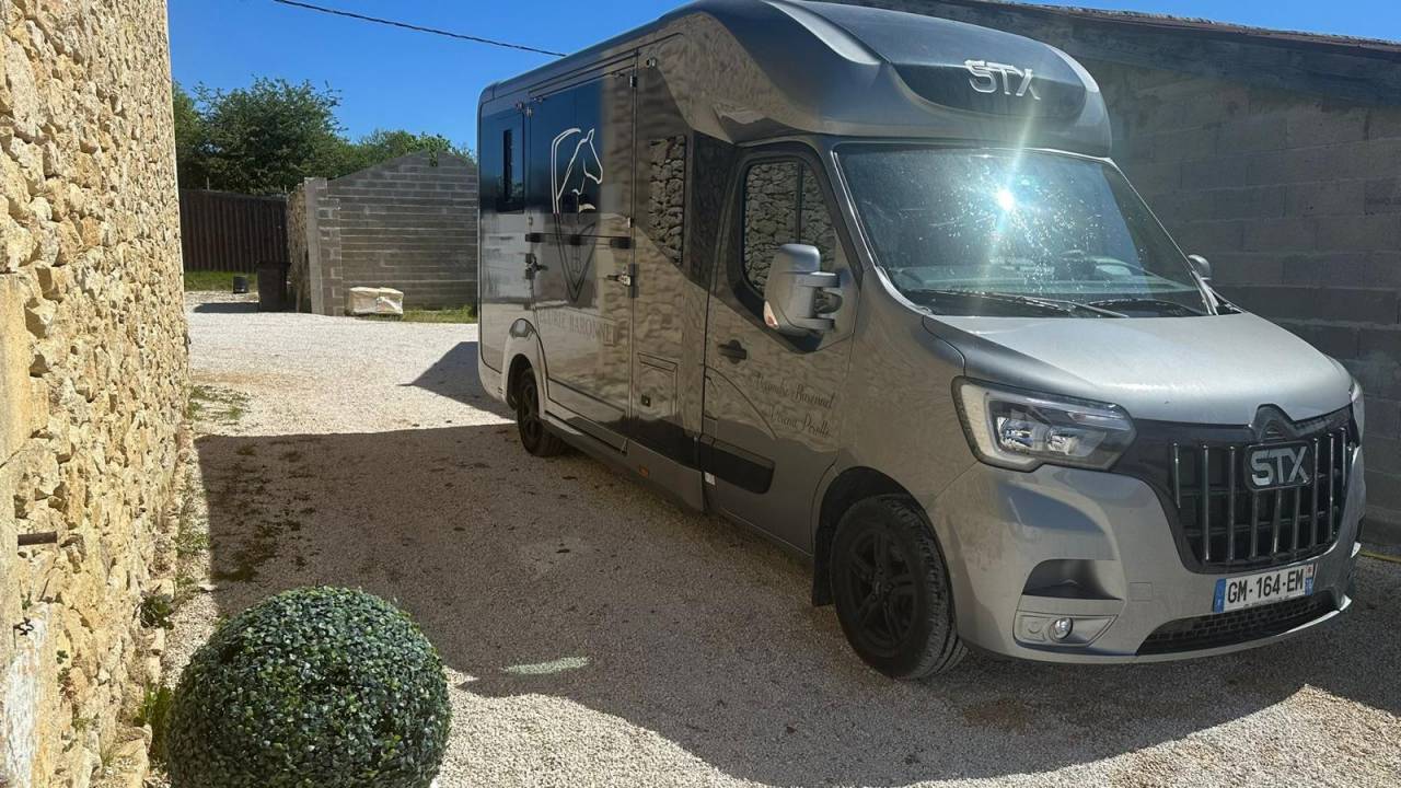 VL Renault Master STX