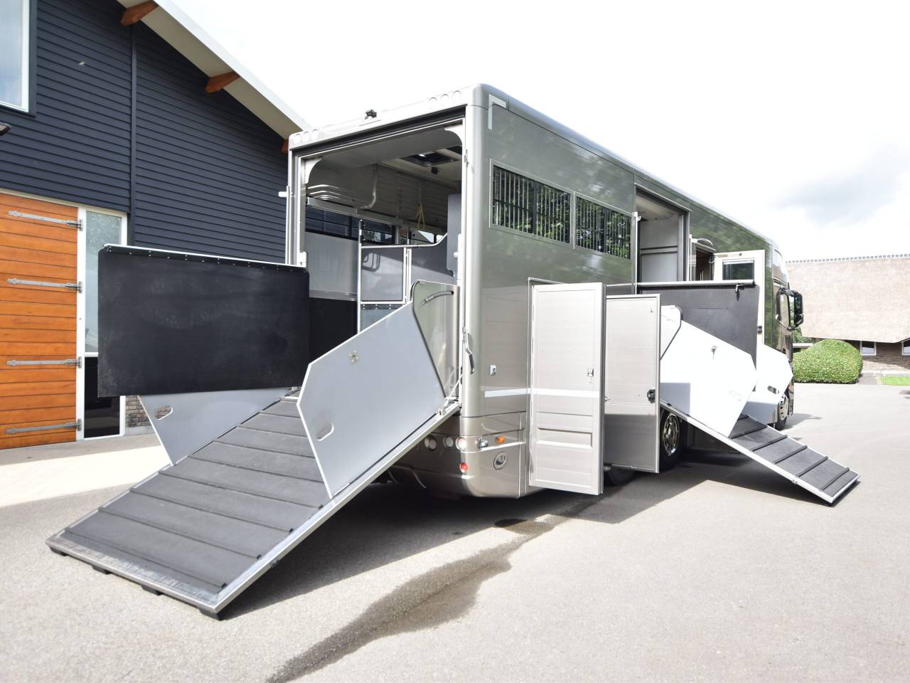 Camion PL Mercedes Actros Roelofsen