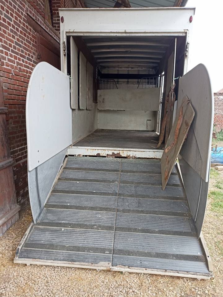 Camion Chevaux 3 places obliques Renault B90