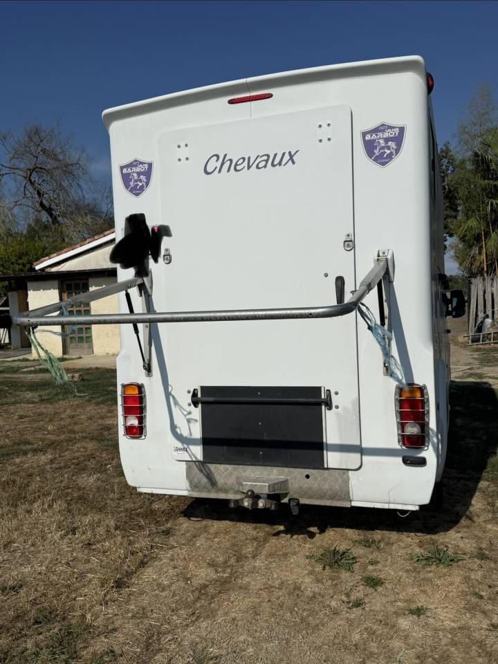 Camion VL 2 chevaux Barbot