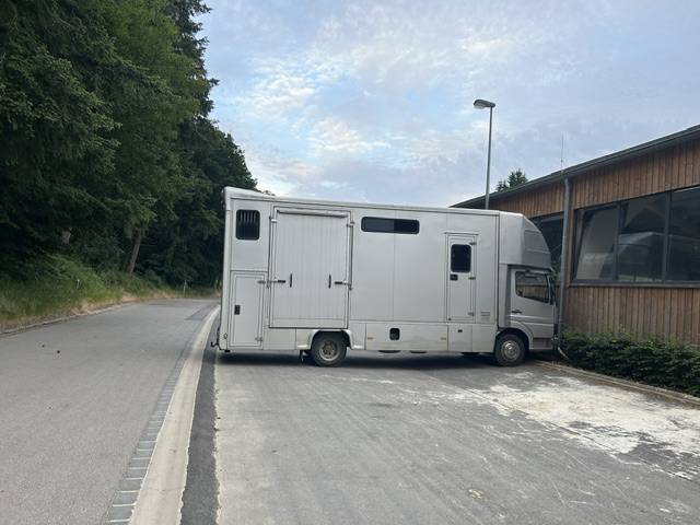 Camion Mercedes Atego 4 chevaux 
