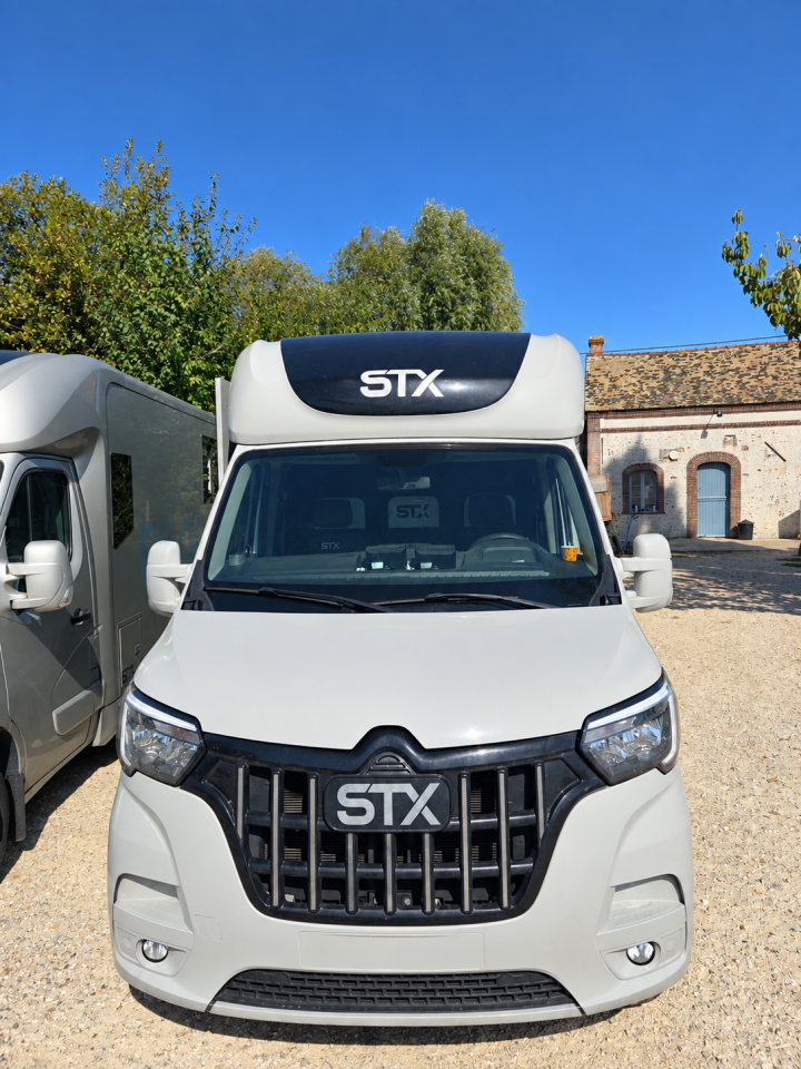 Camion vl 5 places assises stalles