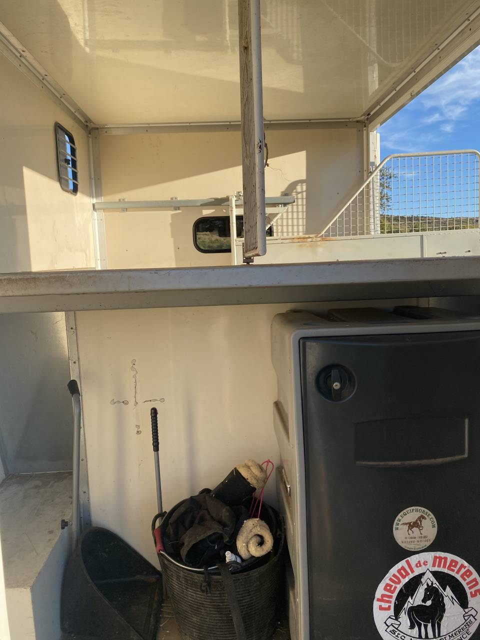 &Agrave; VENDRE &ndash; RENAULT MASTER CAMION CHEVAUX