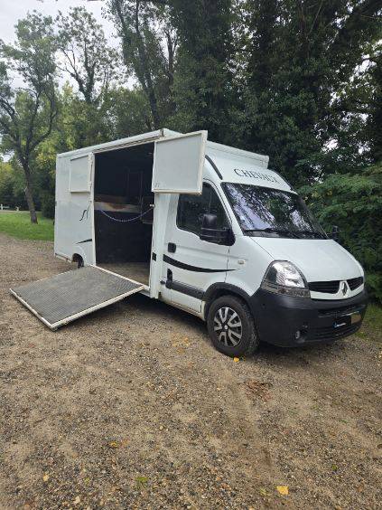 Camion chevaux Renault master 