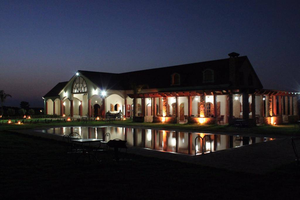 Opportunit&eacute;: Domaine &Eacute;questre & Resort de Prestige 10Ha