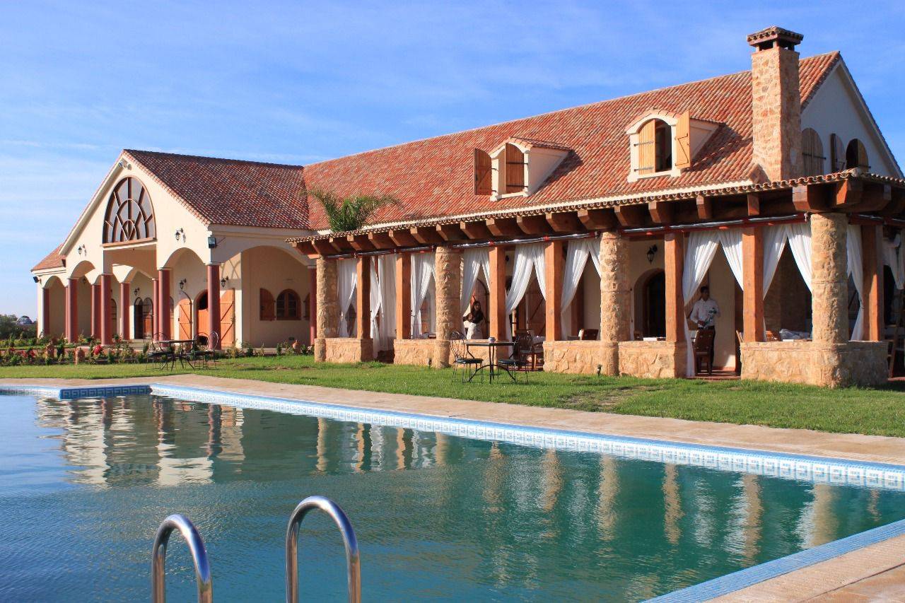 Opportunit&eacute;: Domaine &Eacute;questre & Resort de Prestige 10Ha