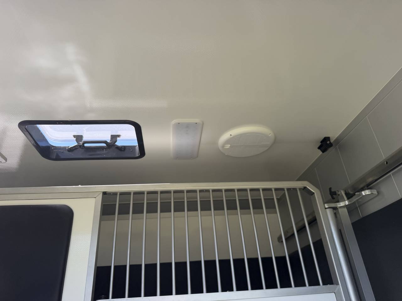 VL 5 pl cabine, haras long, grande sellerie am&eacute;nag&eacute;e