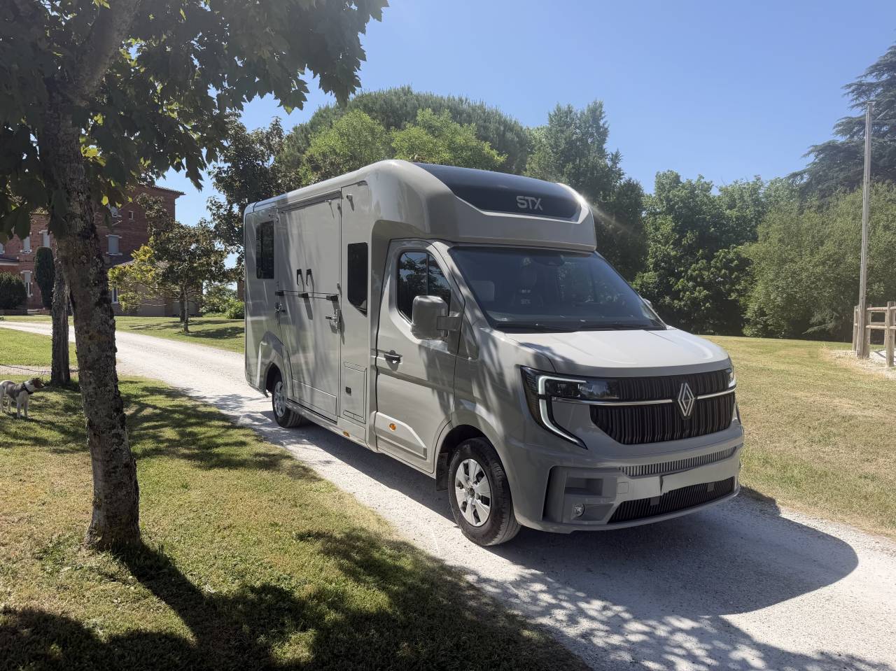 VL 5 pl cabine, haras long, grande sellerie am&eacute;nag&eacute;e