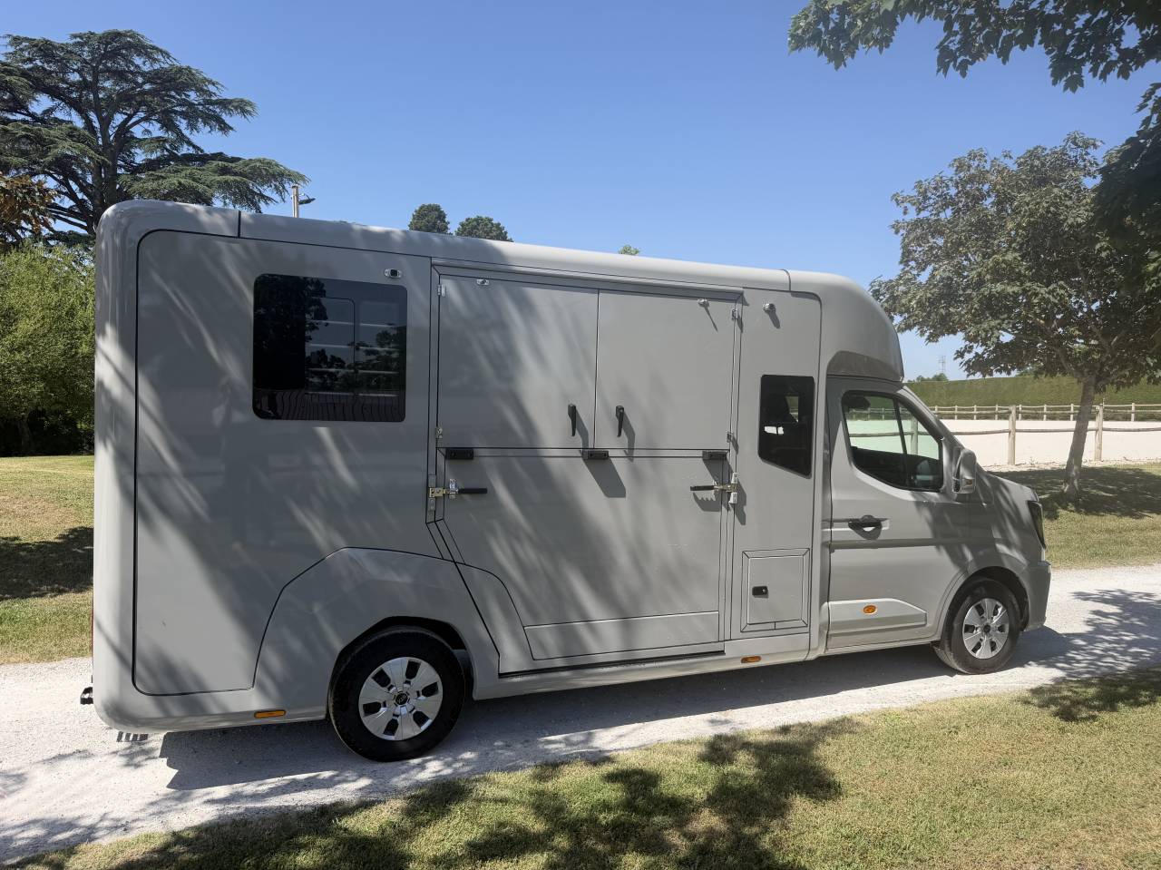 VL 5 pl cabine, haras long, grande sellerie am&eacute;nag&eacute;e