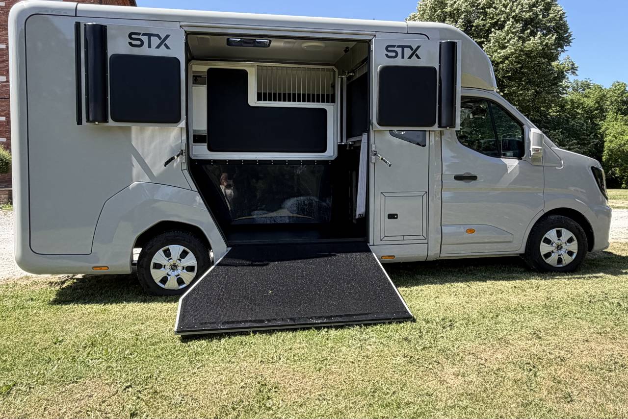 VL 5 pl cabine, haras long, grande sellerie am&eacute;nag&eacute;e