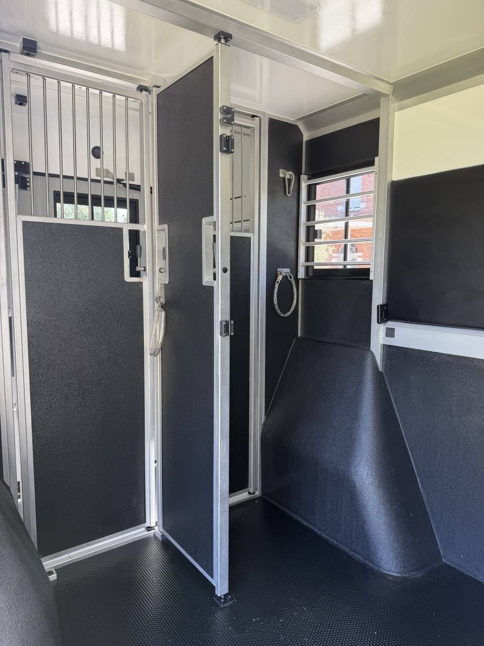 VL 5 pl cabine, haras long, grande sellerie am&eacute;nag&eacute;e