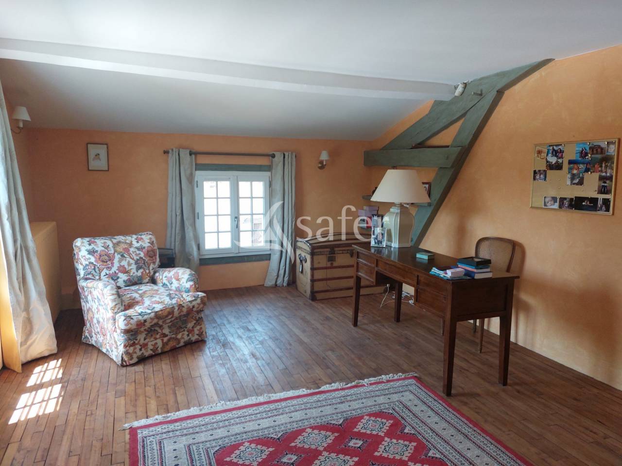 Belle propri&eacute;t&eacute; b&acirc;tie sur 90ha avec bois et &eacute;tang