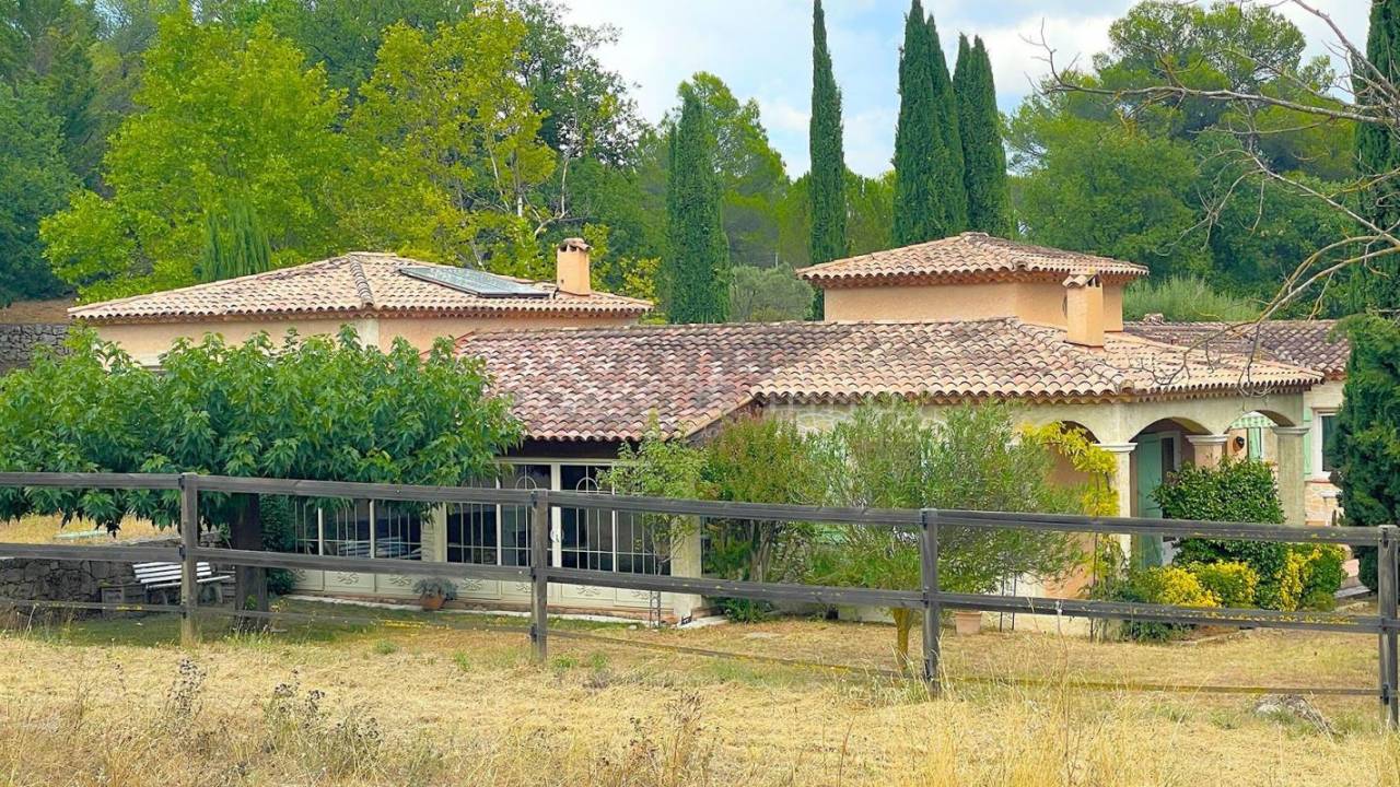 Var - Belle demeure &eacute;questre