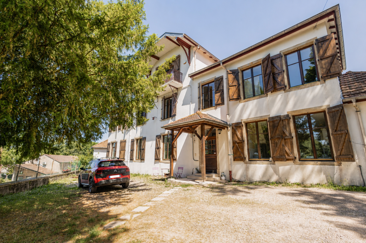 Villa Mirecourt 9 pi&egrave;ce(s) 258m2