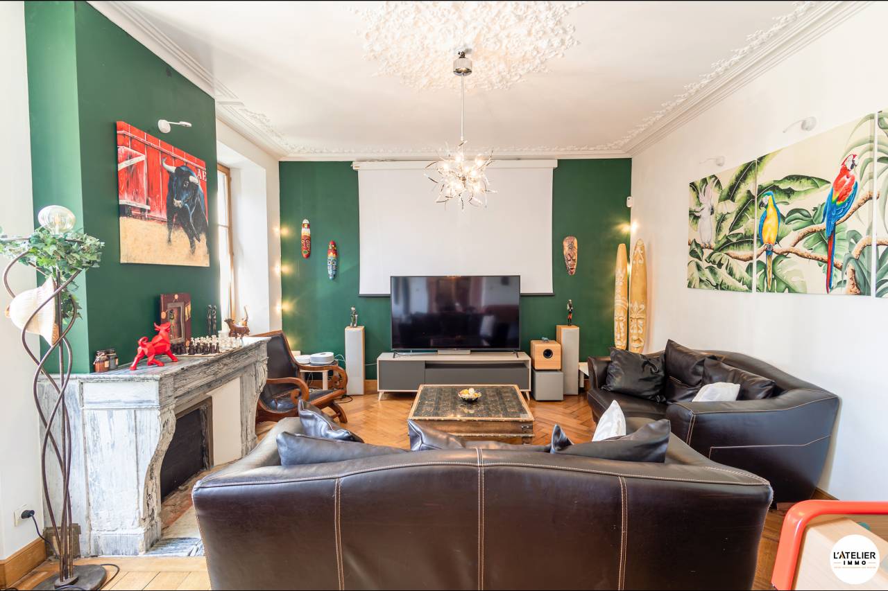 Villa Mirecourt 9 pi&egrave;ce(s) 258m2