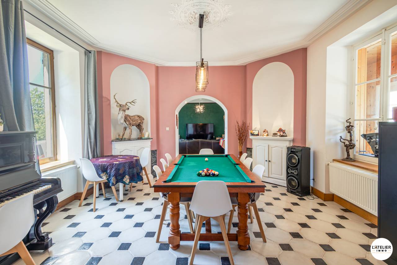 Villa Mirecourt 9 pi&egrave;ce(s) 258m2
