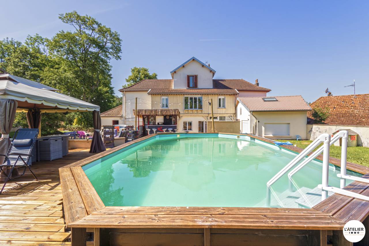 Villa Mirecourt 9 pi&egrave;ce(s) 258m2