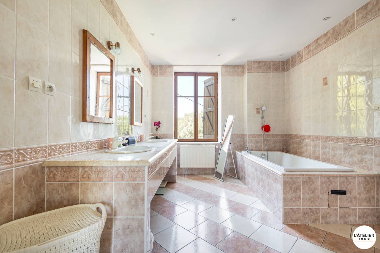 Villa Mirecourt 9 pi&egrave;ce(s) 258m2