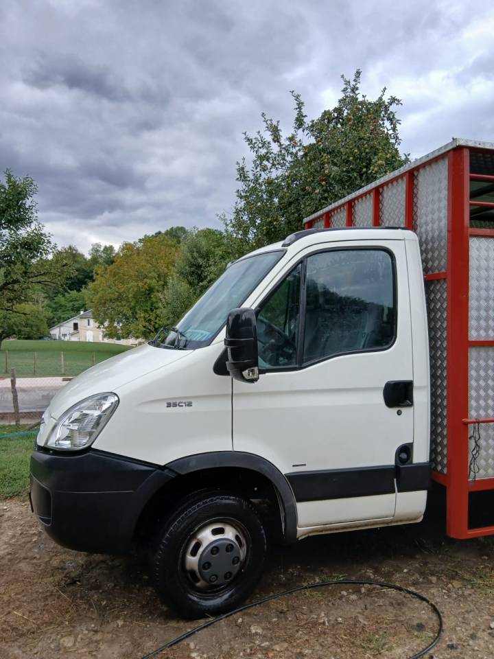 Camion VL b&eacute;taill&egrave;re 