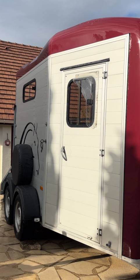 Van cheval libert&eacute; touring