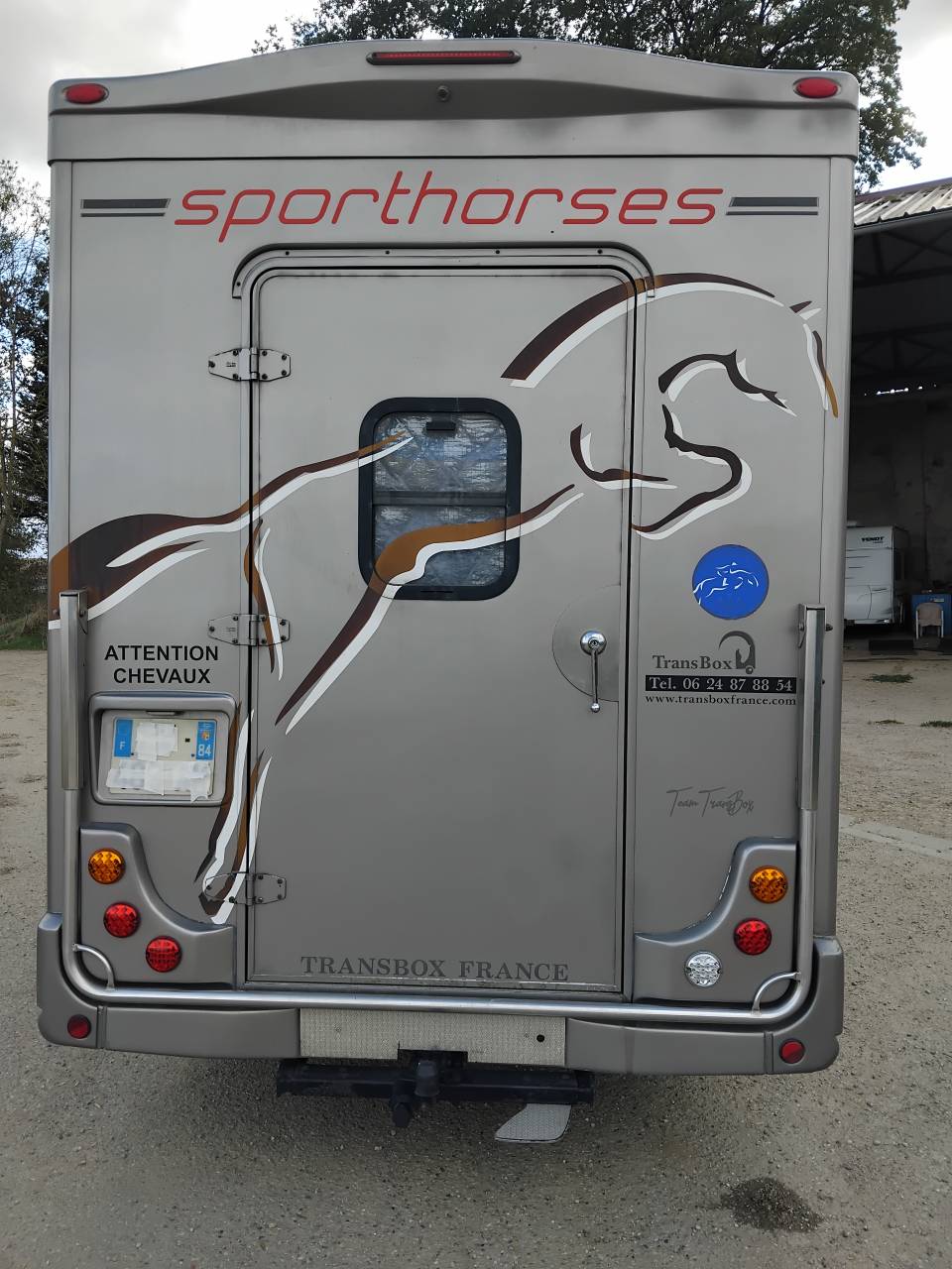 Vend RENAULT Master transport 2 chevaux en stalles