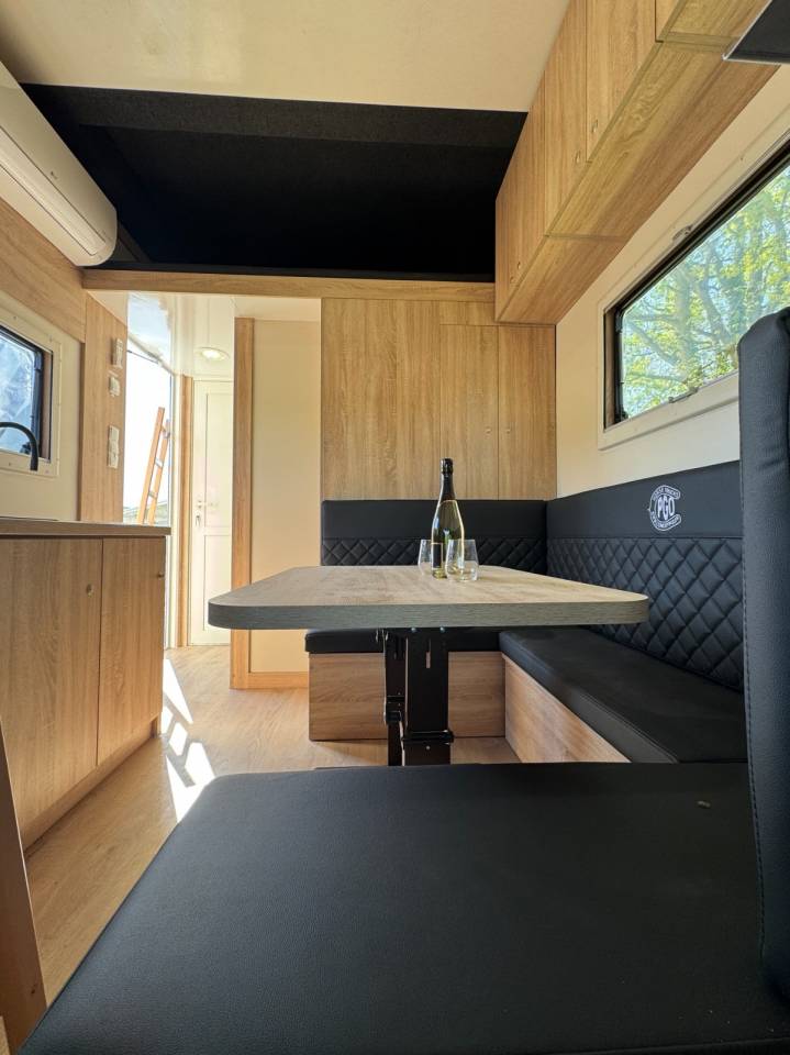 Camion chevaux 6/7 places home car 