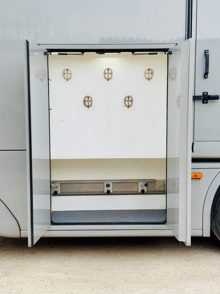 Camion 6 chevaux pop out CONCEPTPGO