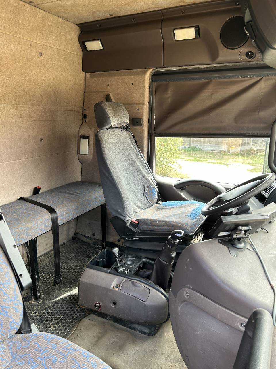 AV semi-remorque 10 chevaux