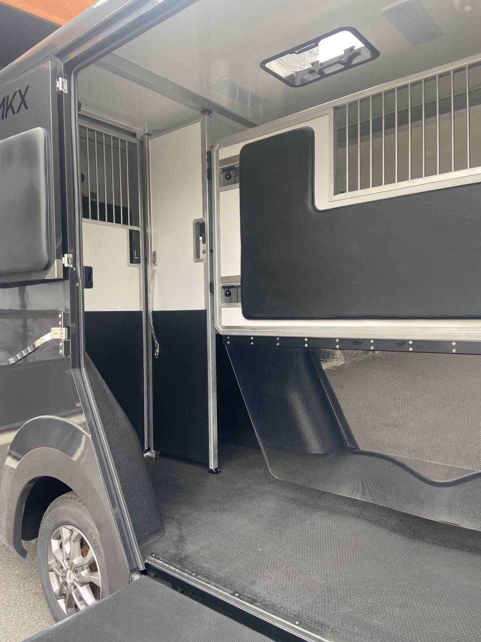 AKX RENAULT MASTER - STALLE 5
