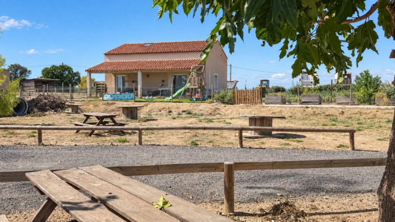 Domaine &eacute;questre proche B&eacute;ziers et les plages