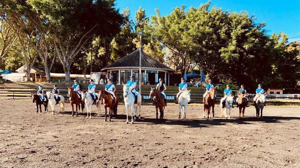 moniteur ou monitrice d'&eacute;quitation dipl&ocirc;m&eacute;(e) 