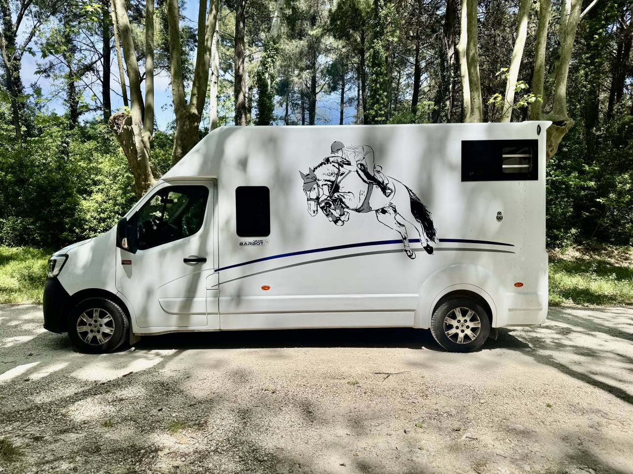CAMION BARBOT POLYVAN D5